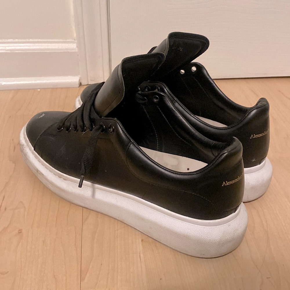 Authentic Alexzander McQUEEN sneakers